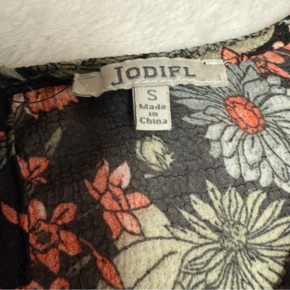 Jodifl size small Floral V-Neck Tie-Front Blouse long sleeve ruffles - Picture 5 of 10